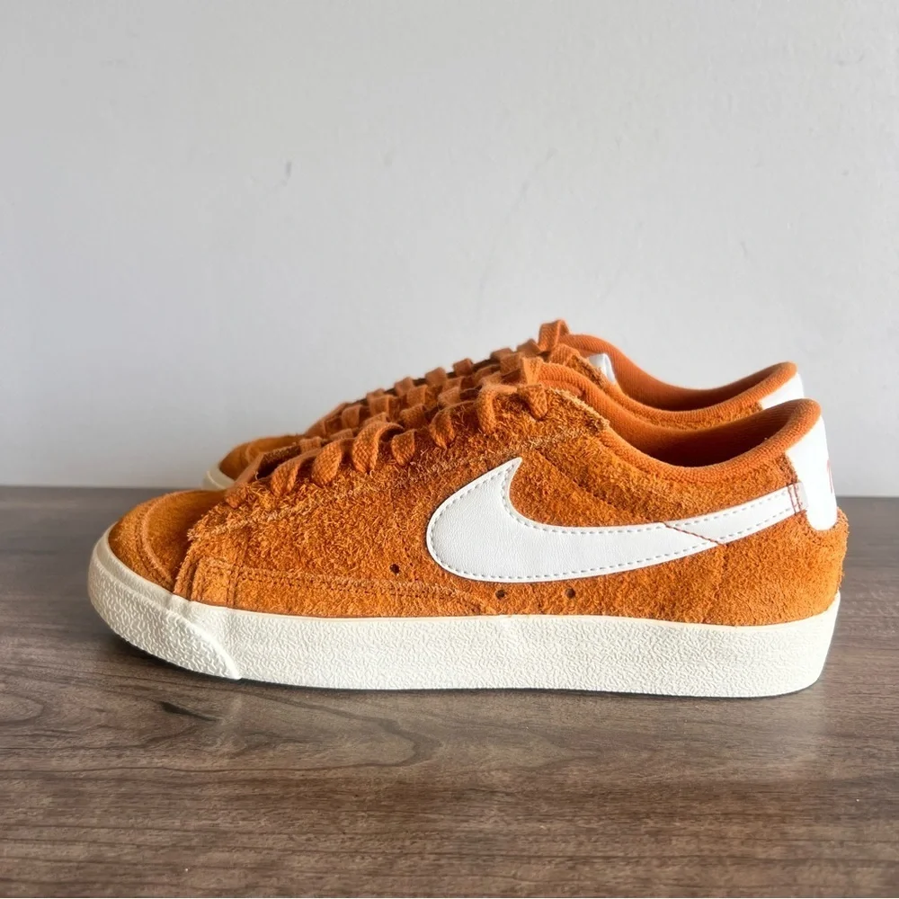 NIKE NEW Women's Blazer Low '77 Monarch Shoe Size 7.5 #B1897
